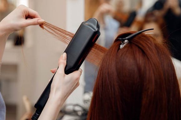 Salon de coiffure pour la vente de fer à lisser professionnel à Alès